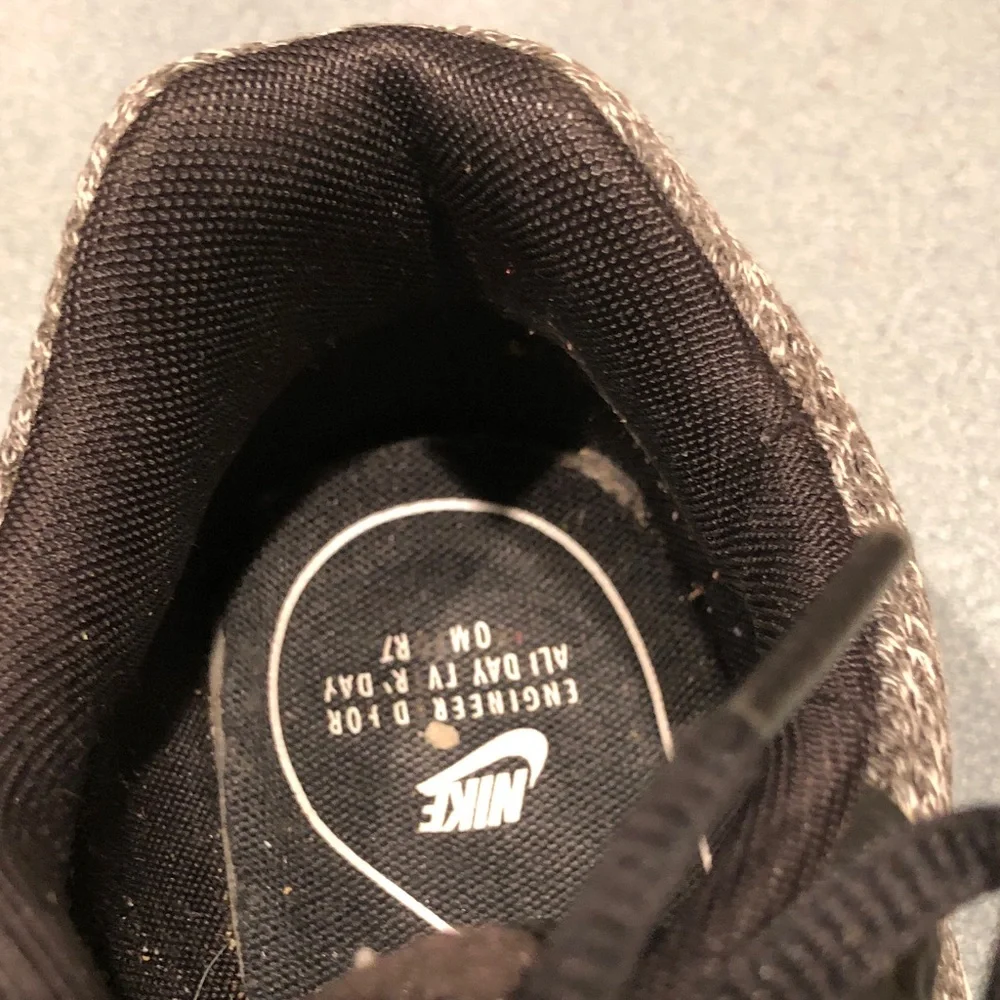 Nike Gray and Black Athletic Shoes - Picture 6 of 15